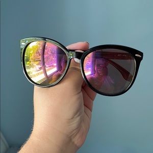 Black Frame Purple Reflective Lens Sunglasses 💜
